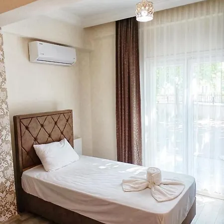 Lägenhetshotell Rose & 3*