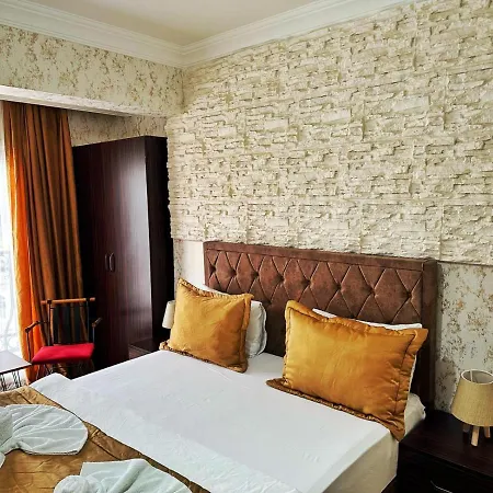 Rose & Lägenhetshotell 3*